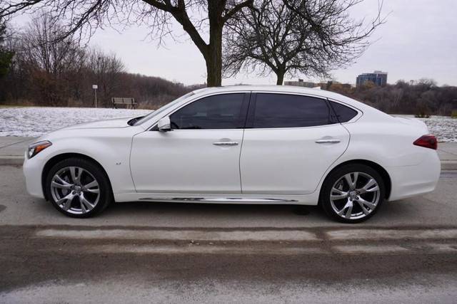  2016 Infiniti Q70 1 OWNER / NO ACCIDENTS /RARE V6 / IMMACULATE  in Cars & Trucks in Mississauga / Peel Region