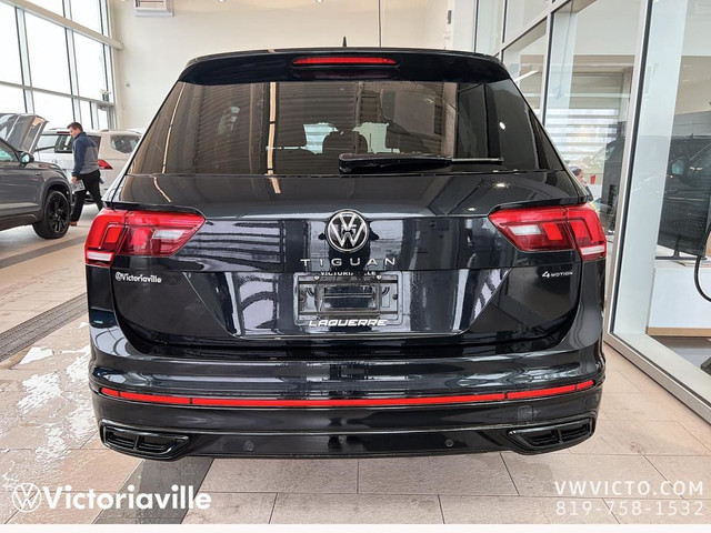 Volkswagen Tiguan Comfortline R-Line Black Edition 4MOTION 2023  in Cars & Trucks in Victoriaville - Image 4