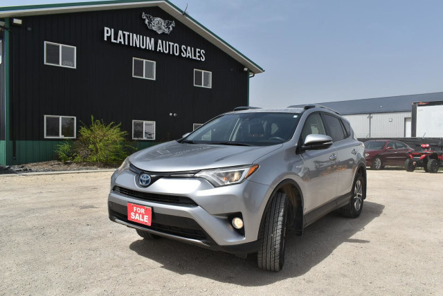 2018 Toyota RAV4 AWD Hybrid LE+ in Cars & Trucks in Winnipeg - Image 3