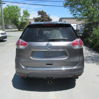 2016 Nissan Rogue SL AWD w/Panoramic Sunroof Heated seats and Back-up camera. Great used Nissan Rogu... (image 4)