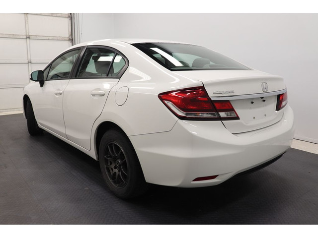 2015 Honda Civic Sedan LX, MANUELLE, CAMERA, SIEGES CHAUFFANTS in Cars & Trucks in Longueuil / South Shore - Image 4