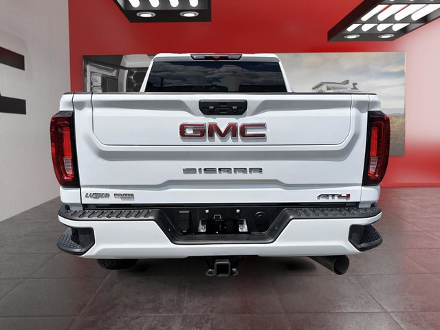 2022 GMC Sierra 2500 AT4 CREW CAB 4WD | marchepieds | cuir | in Cars & Trucks in Saint-Hyacinthe - Image 4