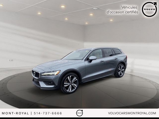 2020 Volvo V60 Cross Country in Cars & Trucks in City of Montréal