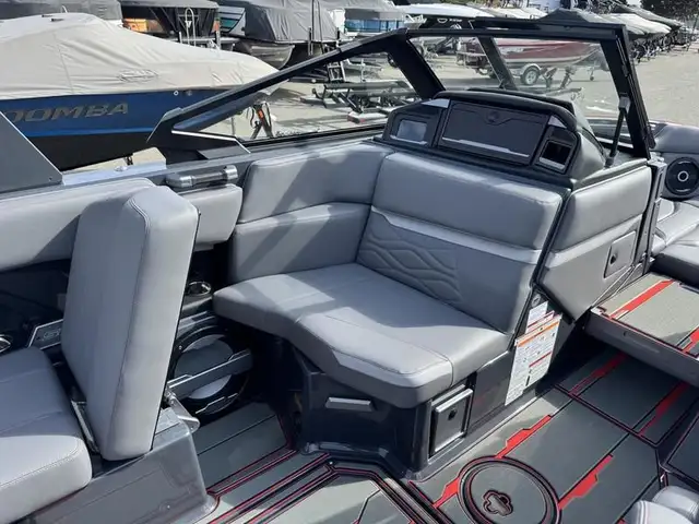2025 Supra SV 450 in Powerboats & Motorboats in Saskatoon - Image 16