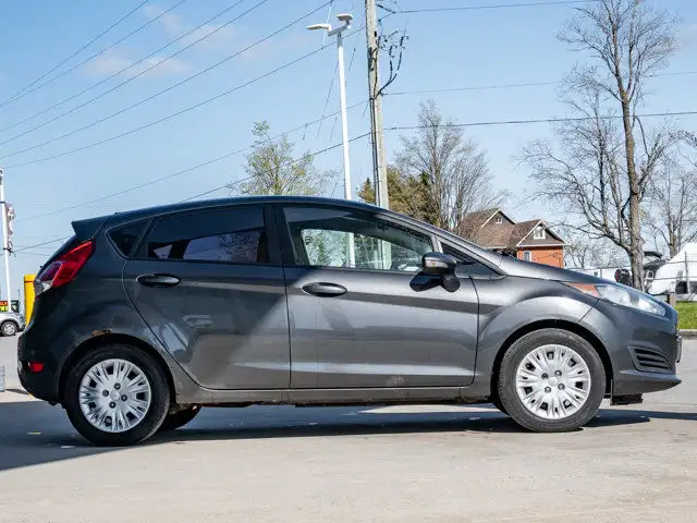 2015 Ford Fiesta SE in Cars & Trucks in Barrie - Image 9