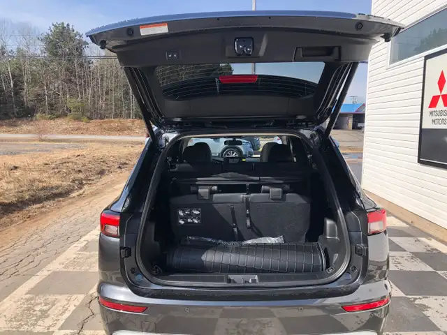 2025 Mitsubishi OUTLANDER PHEV LE S-AWC dans Autos et camions dans Vallée d’Annapolis - Image 22