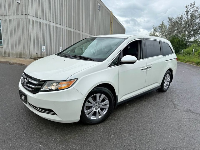 2017 Honda Odyssey EX 8 PASSENGERS / DVD PLAYER / POWER SLIDING  in Cars & Trucks in Ottawa