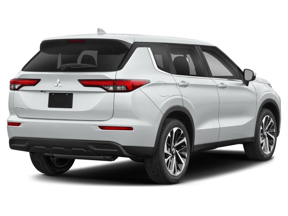 2022 Mitsubishi Outlander LE