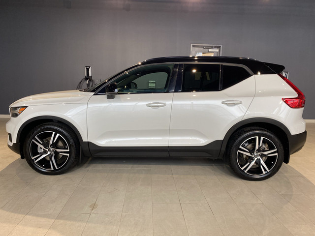 2021 Volvo XC40 T5 AWD R-Design in Cars & Trucks in Edmonton - Image 2