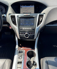 2017 Acura TLX Tech SH-AWD V6 Sedan - Navigation|Rearview camera|Blind-spot/Lane assist|Leather|Heat... (image 9)