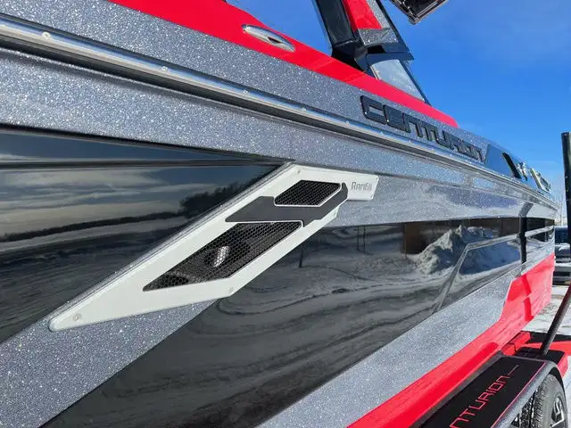 2023 Centurion Ri245 in Powerboats & Motorboats in Kelowna - Image 4