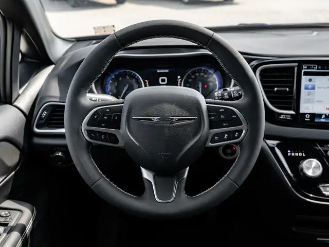 2025 Chrysler Grand Caravan SXT in Cars & Trucks in Barrie - Image 23