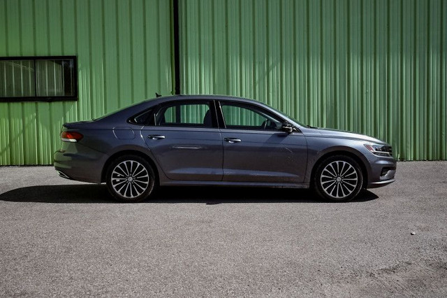 2022 Volkswagen Passat Limited Edition • SUNROOF • HEATED LEATHE in Cars & Trucks in Kingston - Image 2