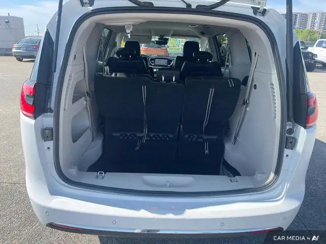 2023 Chrysler Pacifica Touring L in Cars & Trucks in Dartmouth - Image 16
