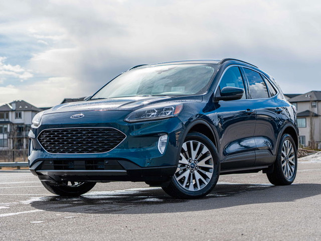2020 Ford Escape Titanium Hybrid in Cars & Trucks in Calgary