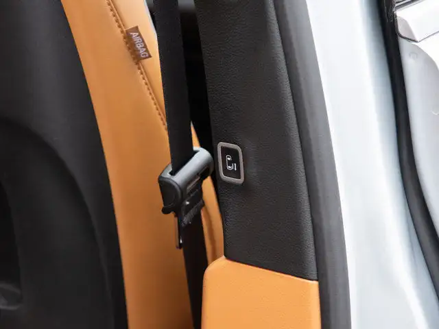 2023 Chrysler Pacifica Hybrid Pinnacle in Cars & Trucks in Calgary - Image 23