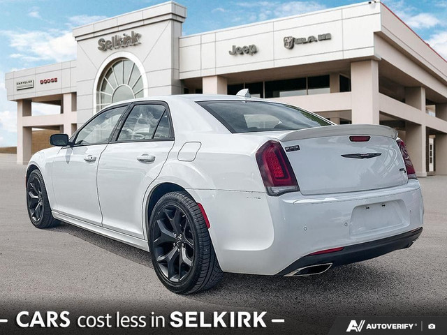 2022 Chrysler 300 in Cars & Trucks in Winnipeg - Image 4