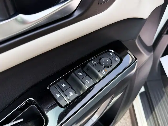 2022 Nissan Pathfinder SL in Cars & Trucks in Markham / York Region - Image 25