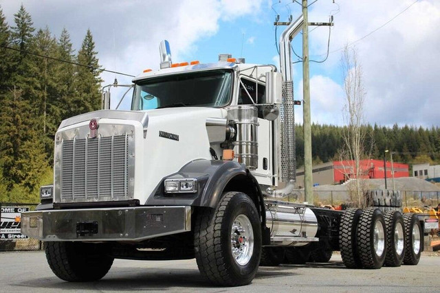  2019 Kenworth T800 Extended Day Cab Tri Drive X15 565HP 18 Spd  in Heavy Trucks in Edmonton