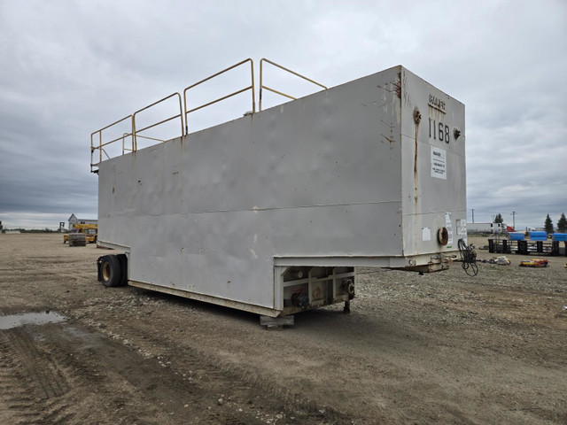 Baker 8 Ft X 35 Ft Mud Tank with Removeable Rear Axle in Heavy Equipment in Edmonton - Image 2