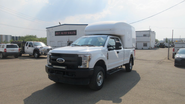 2019 Ford F-350 XLT EXTENDED CAB WITH SERVICE CANOPY in Cars & Trucks in Edmonton - Image 2