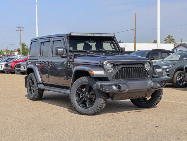 2020 Jeep Wrangler Unlimited Sahara Altitude 4x4 3.6L Auto in Cars & Trucks in Edmonton - Image 2