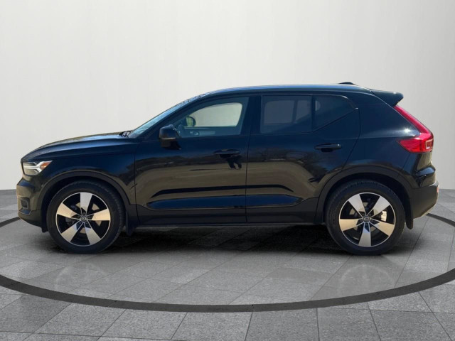 2021 Volvo XC40 T5 Momentum Momentum|| Accident Free|| Low Mi... in Cars & Trucks in Mississauga / Peel Region - Image 3