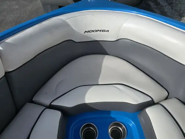2013 Moomba MOBIUS LSV SURF BOAT FINANCING AVAILABLE in Powerboats & Motorboats in Saskatoon - Image 16
