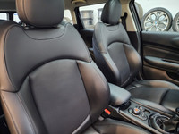 This 2016 MINI Cooper Clubman is a rare find with only 28,323 km – that’s less than 3,600 km per yea... (image 7)