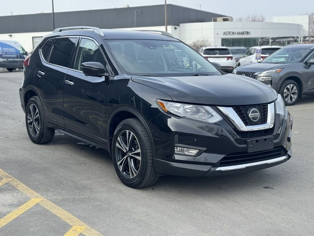  2020 Nissan Rogue SV TECH w/ NAVIGATION / SUNROOF / AWD in Cars & Trucks in Calgary - Image 3