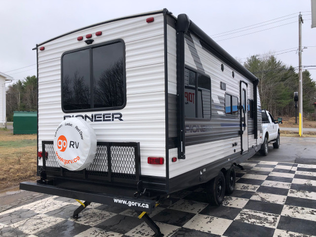 2021 Heartland Pioneer Power jacks, bluetooth sound system, quee in Cars & Trucks in Annapolis Valley - Image 2