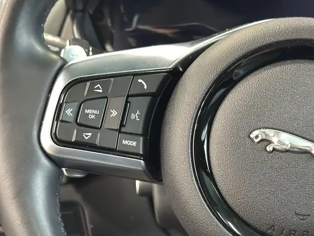 2021 Jaguar F-TYPE P300 TOIT VITRE SUEDE CARPLAY in Cars & Trucks in Laval / North Shore - Image 20