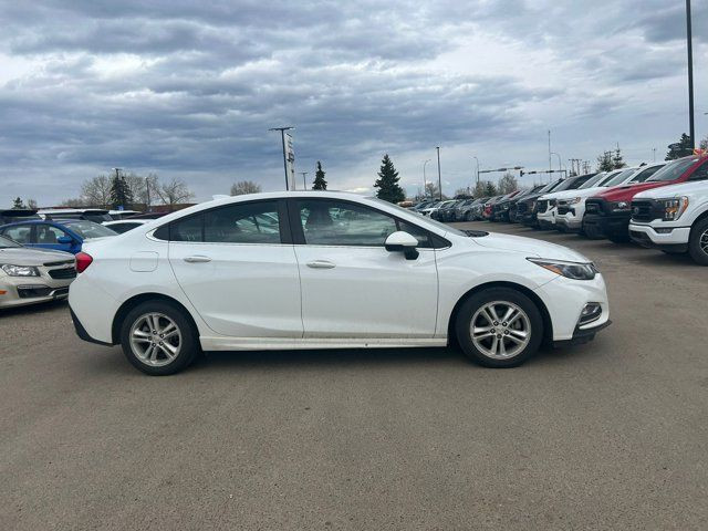 2018 Chevrolet Cruze LT Auto *Heated Seats & Wheel* *Roof* in Cars & Trucks in Fort McMurray - Image 3