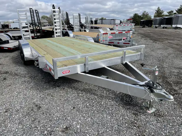 ALUMINUM 7X18 CAR HAULER W/ 5,200LB AXLES AND UPGRADED HEAVY DUT in Cargo & Utility Trailers in London - Image 4