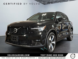 2025 Volvo XC40 B5 Plus Dark Theme