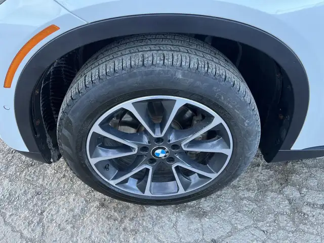 2017 BMW X5 xDrive35i | AWD | LEATHER HEATED SEATS | SUNROOF in Cars & Trucks in Calgary - Image 11