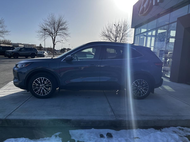 Ford Escape Hybrid Phev 2023 in Cars & Trucks in Lethbridge - Image 4