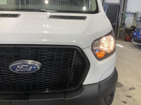 Le Ford Transit 2022 version T-250 PA toit moyen 130 po PNBV de 9 070 lb, offert par AutoStudio 72 à... (image 3)