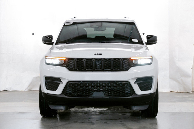 2024 Jeep Grand Cherokee ALTITUDE in Cars & Trucks in Red Deer - Image 4