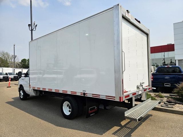 2024 Ford E-Series Cutaway E-450 DRW 176" WB, 7.3L V8 Gas, 16ft  in Cars & Trucks in St. Albert - Image 3