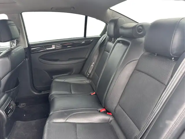 2013 Hyundai Genesis 3.8 Premium Package in Cars & Trucks in Oshawa / Durham Region - Image 11