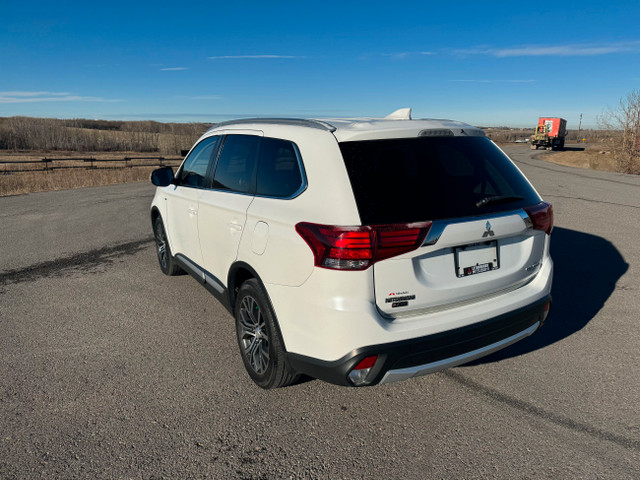 2018 Mitsubishi Outlander GT  S-AWD in Cars & Trucks in Calgary - Image 2