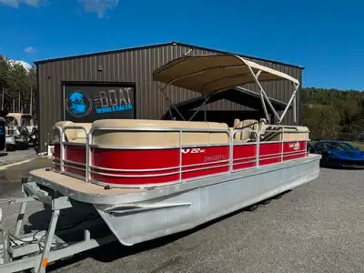 JUST IN! ONLY80 HOURS ON THIS GORGEOUS 22' G3 PONTOON THAT IS MADE BY YAMAHA PREMIUM 90HP YAMAHA 4-S...
