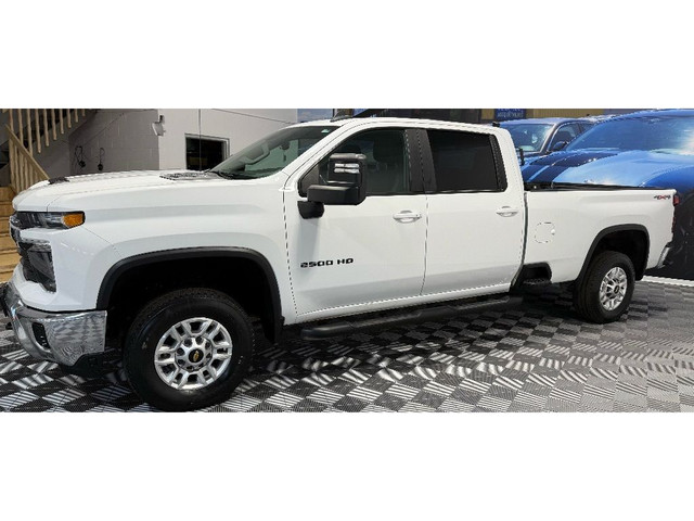2024 Chevrolet SILVERADO 2500HD LT, Crew Cab, Heated Seats & Whe in Cars & Trucks in North Bay - Image 2