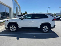 This Toyota RAV4 delivers a Regular Unleaded I-4 2.5 L/152 engine powering this Automatic transmissi... (image 1)