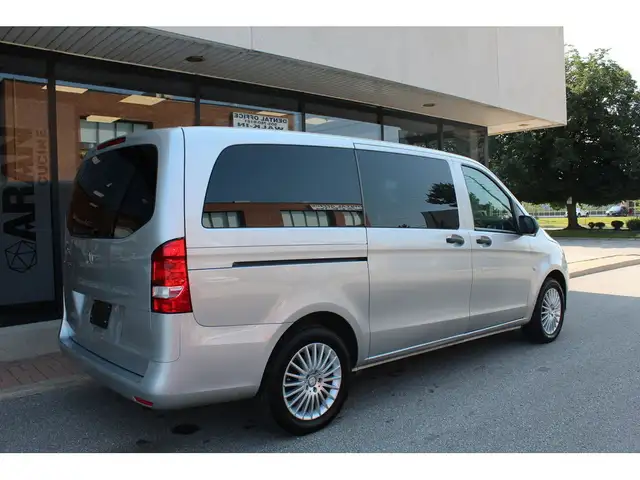 2018 Mercedes-Benz Metris Passenger Van 8 PASSENGERS - LEATHER dans Autos et camions dans Ville de Toronto - Image 30