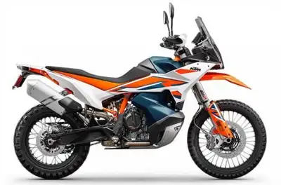 Engine Type: Parallel Twin Displacement: 54.2 cu. in. (889 cc) Bore and Stroke: Bore: 3.57 in. (90.7...