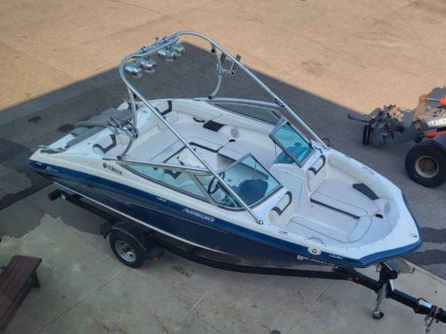  2012 Yamaha Marine AR 190 Jet Boat/Bowrider in Powerboats & Motorboats in Laval / North Shore - Image 4