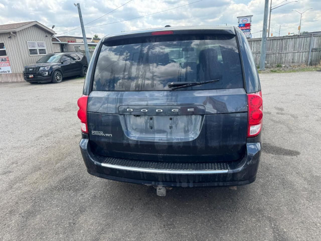 2014 Dodge Grand Caravan AS IS, SXT, POWER STEERING LEAK, RUNS A in Cars & Trucks in London - Image 4