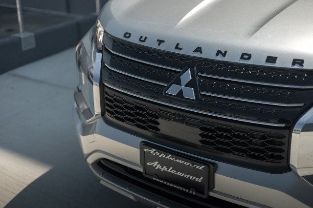 2022 Mitsubishi Outlander in Cars & Trucks in Delta/Surrey/Langley - Image 4
